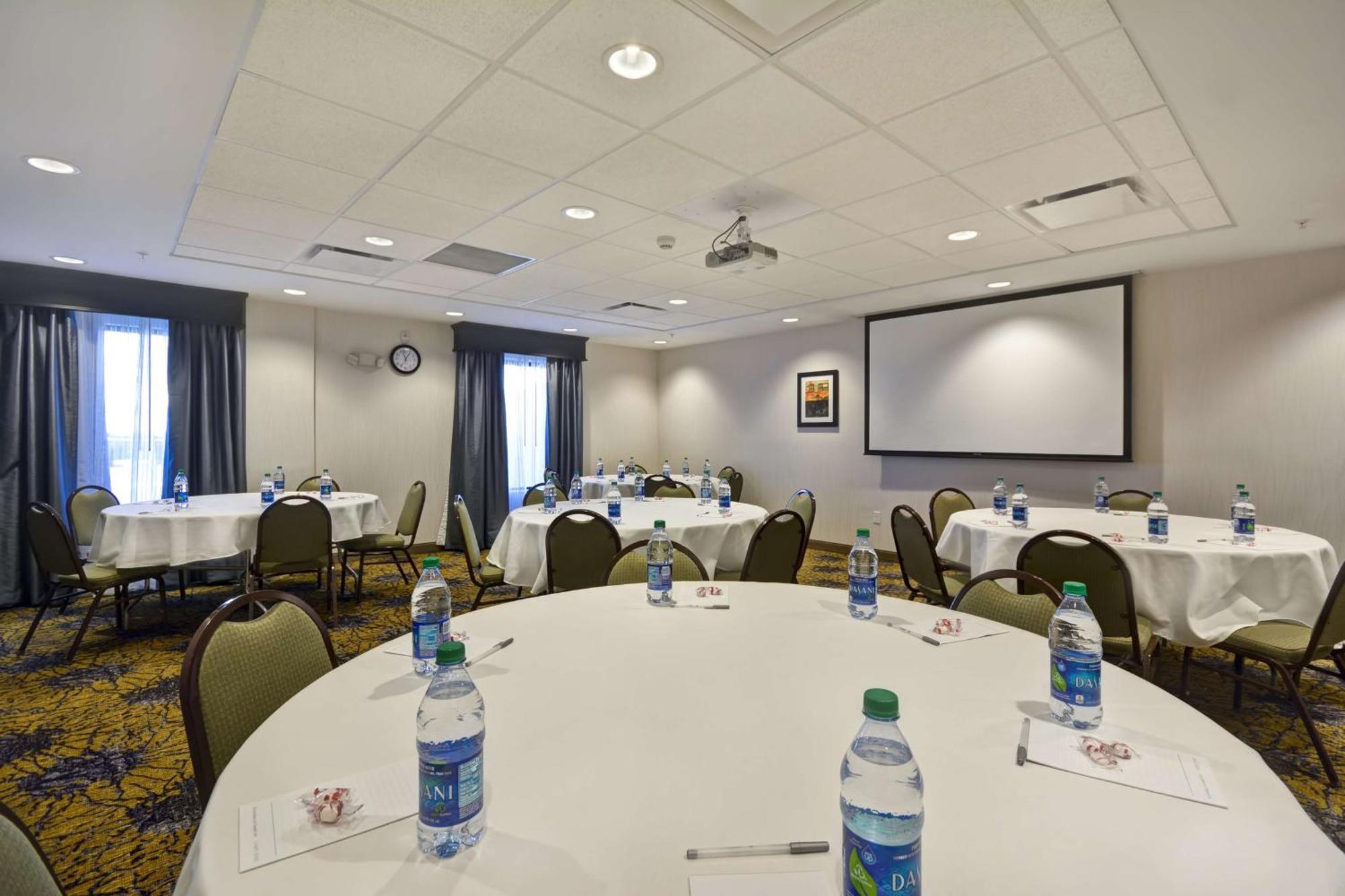 Hampton Inn & Suites Detroit/Уоррен Экстерьер фото