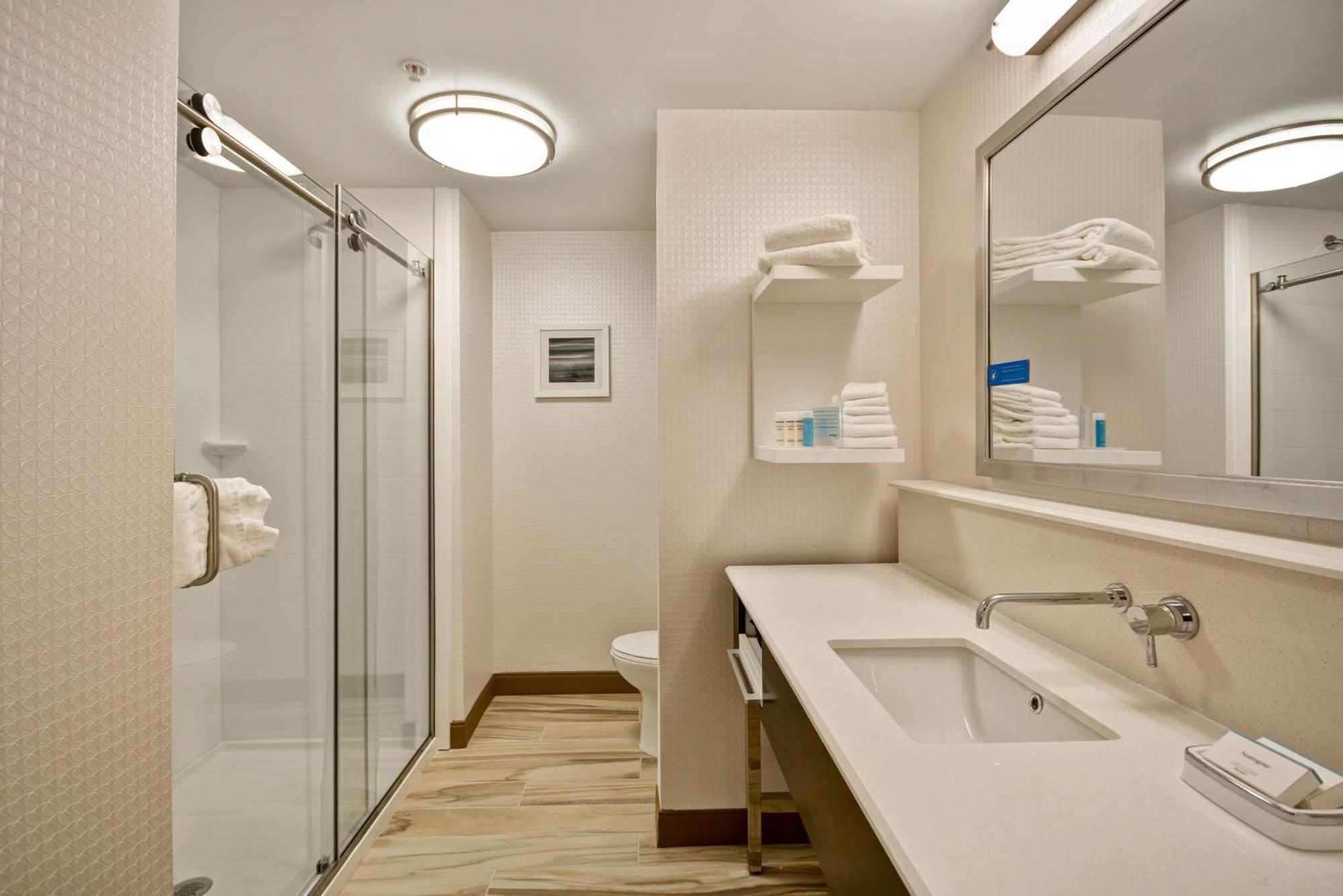Hampton Inn & Suites Detroit/Уоррен Экстерьер фото