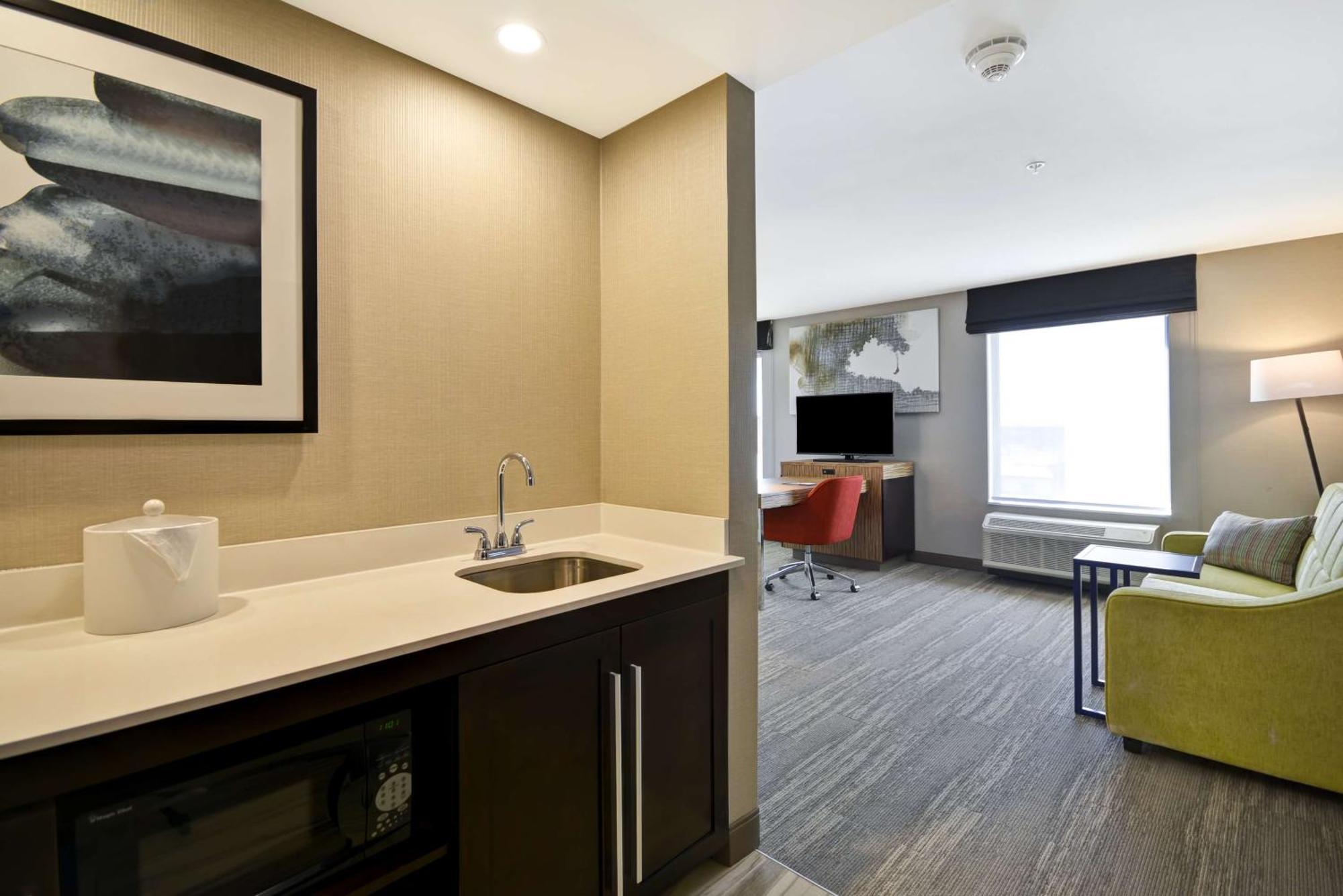 Hampton Inn & Suites Detroit/Уоррен Экстерьер фото