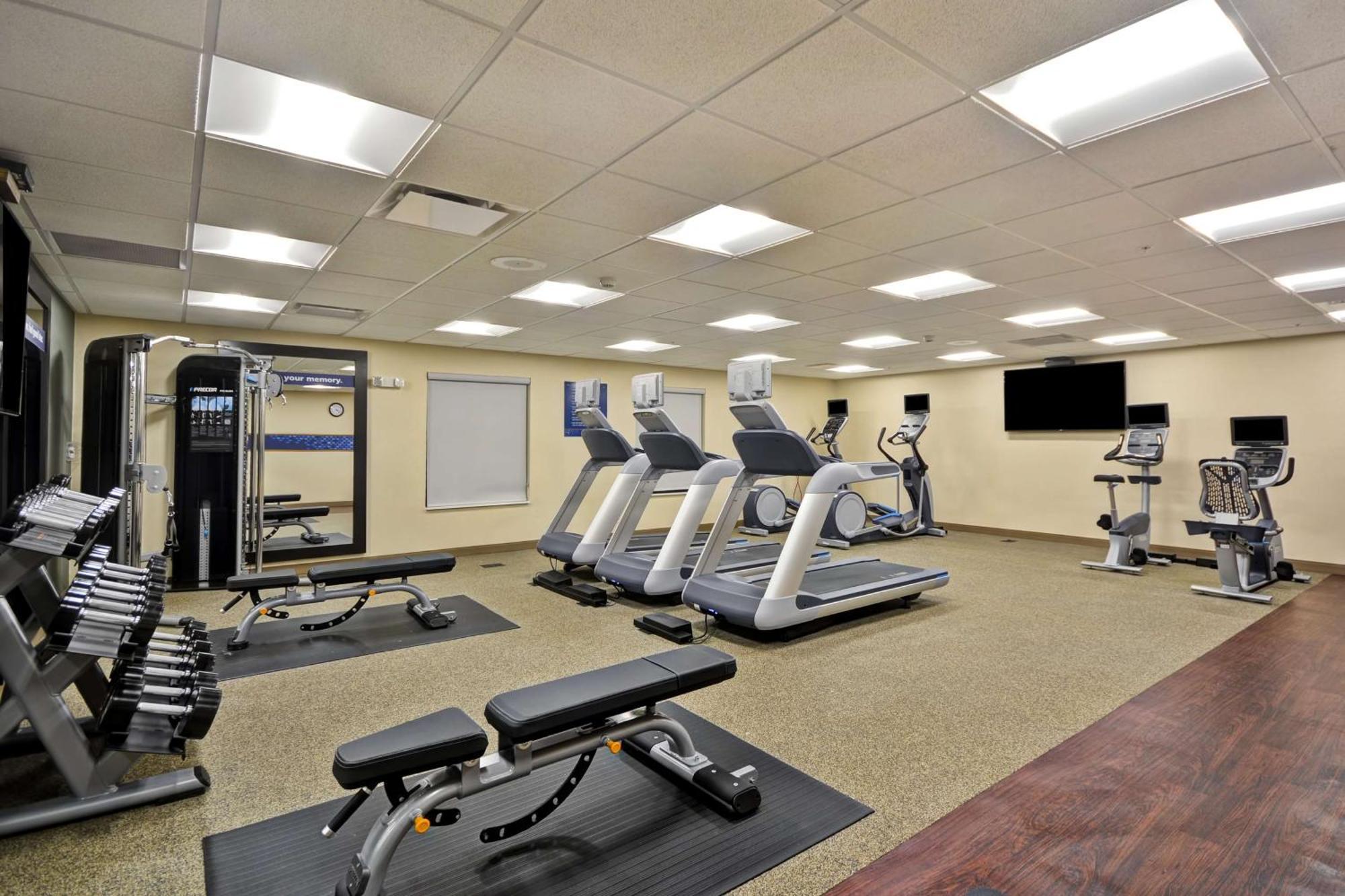 Hampton Inn & Suites Detroit/Уоррен Экстерьер фото