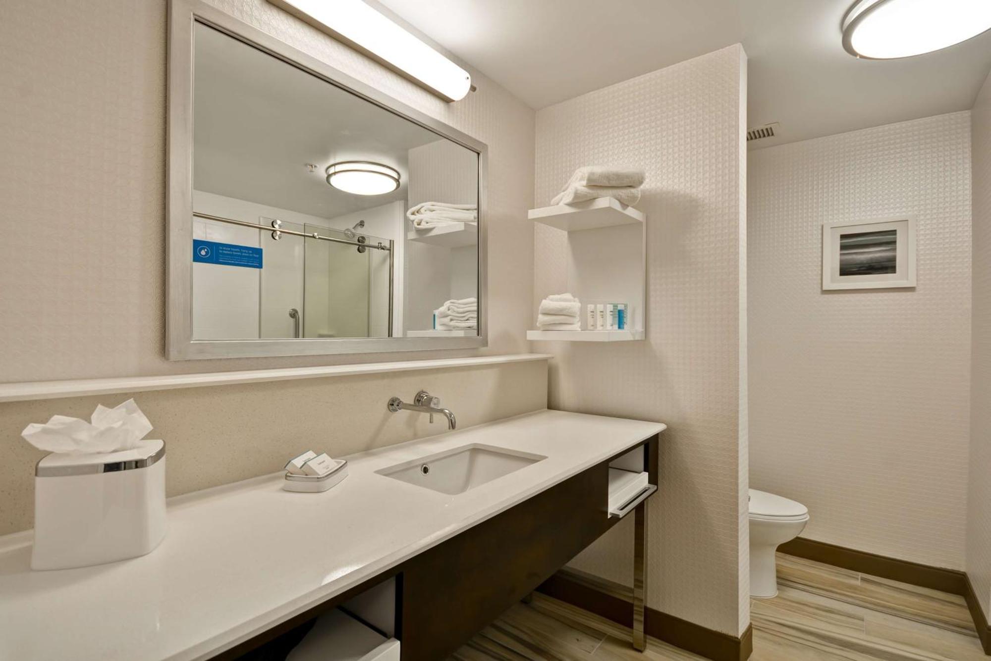 Hampton Inn & Suites Detroit/Уоррен Экстерьер фото
