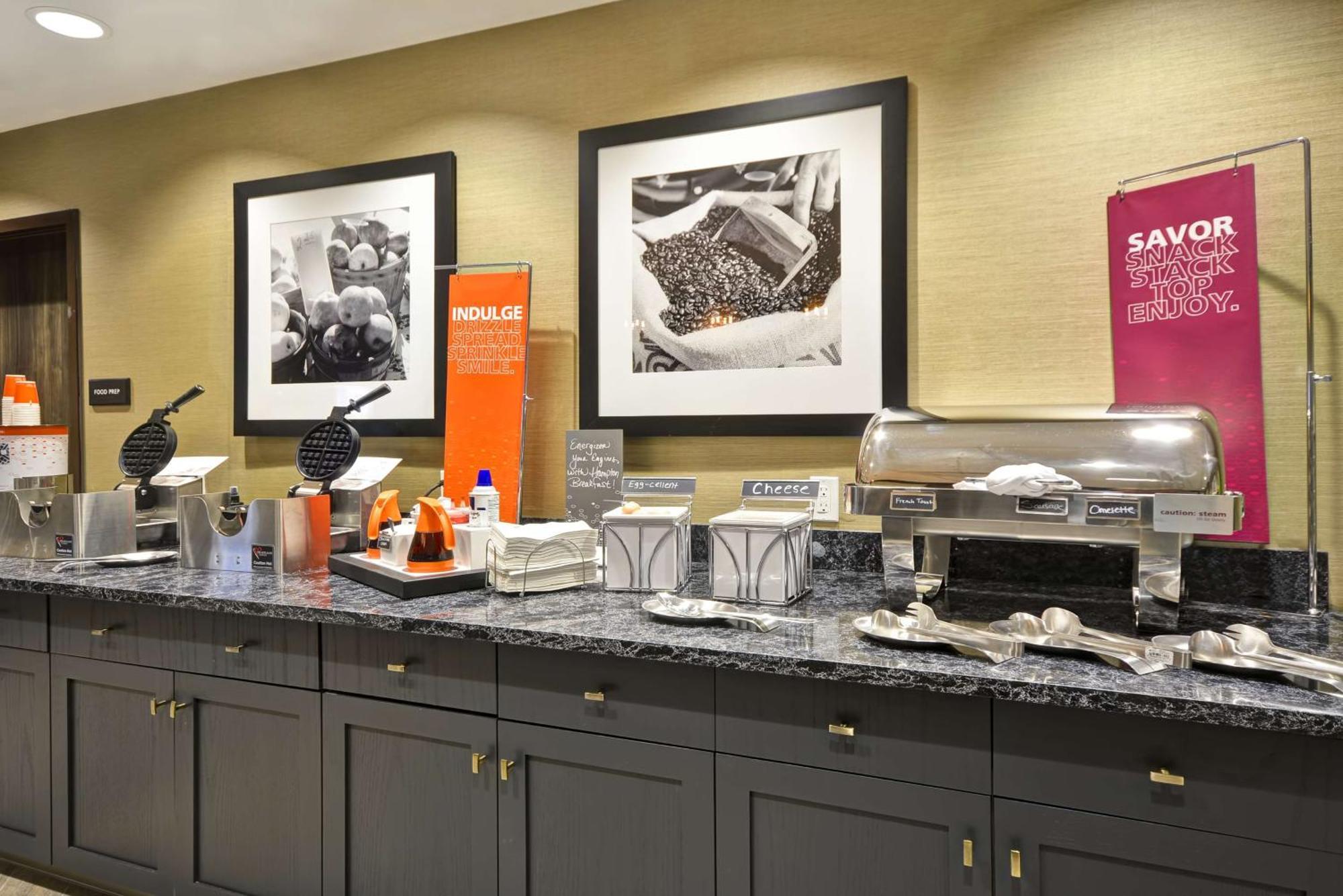 Hampton Inn & Suites Detroit/Уоррен Экстерьер фото