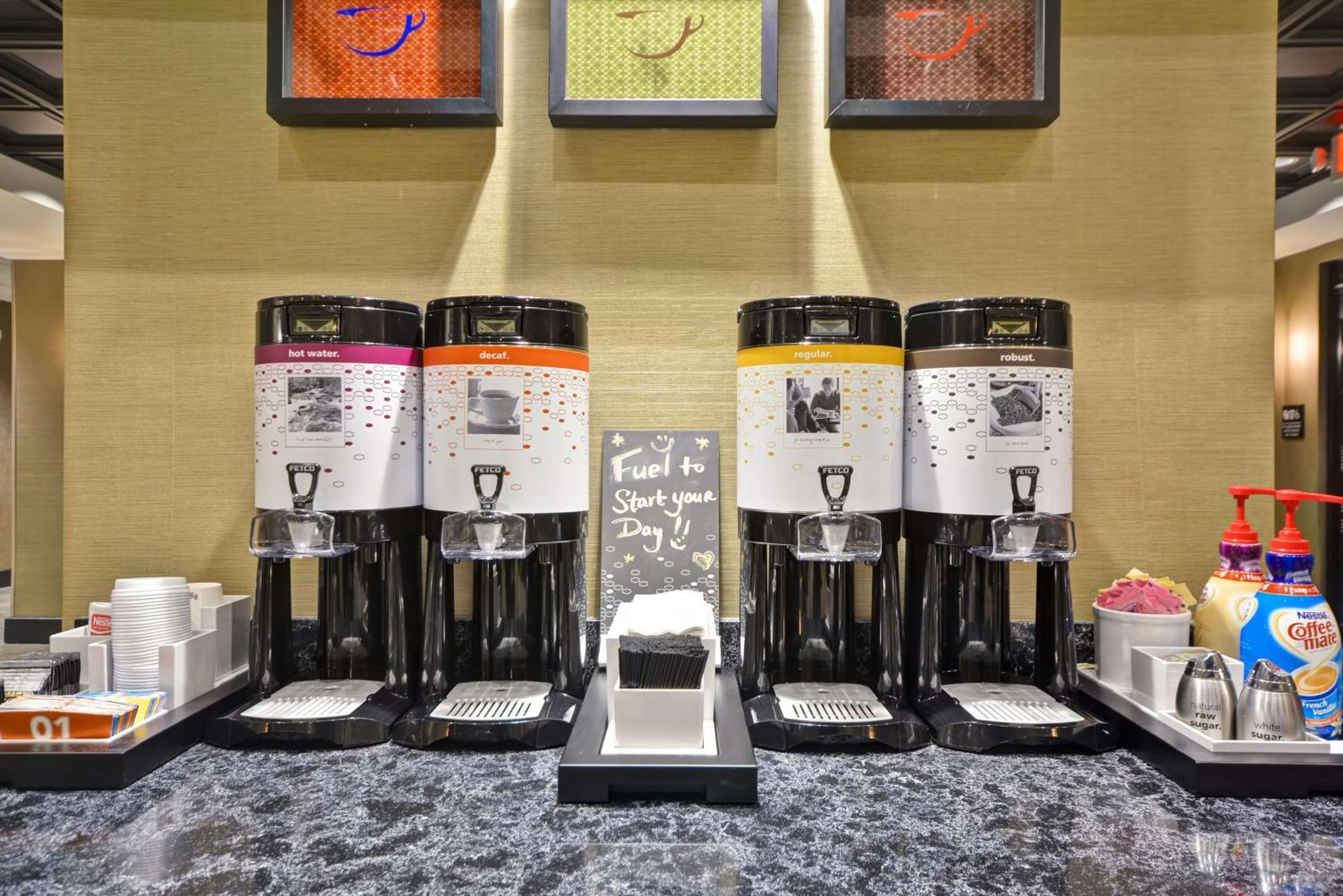 Hampton Inn & Suites Detroit/Уоррен Экстерьер фото