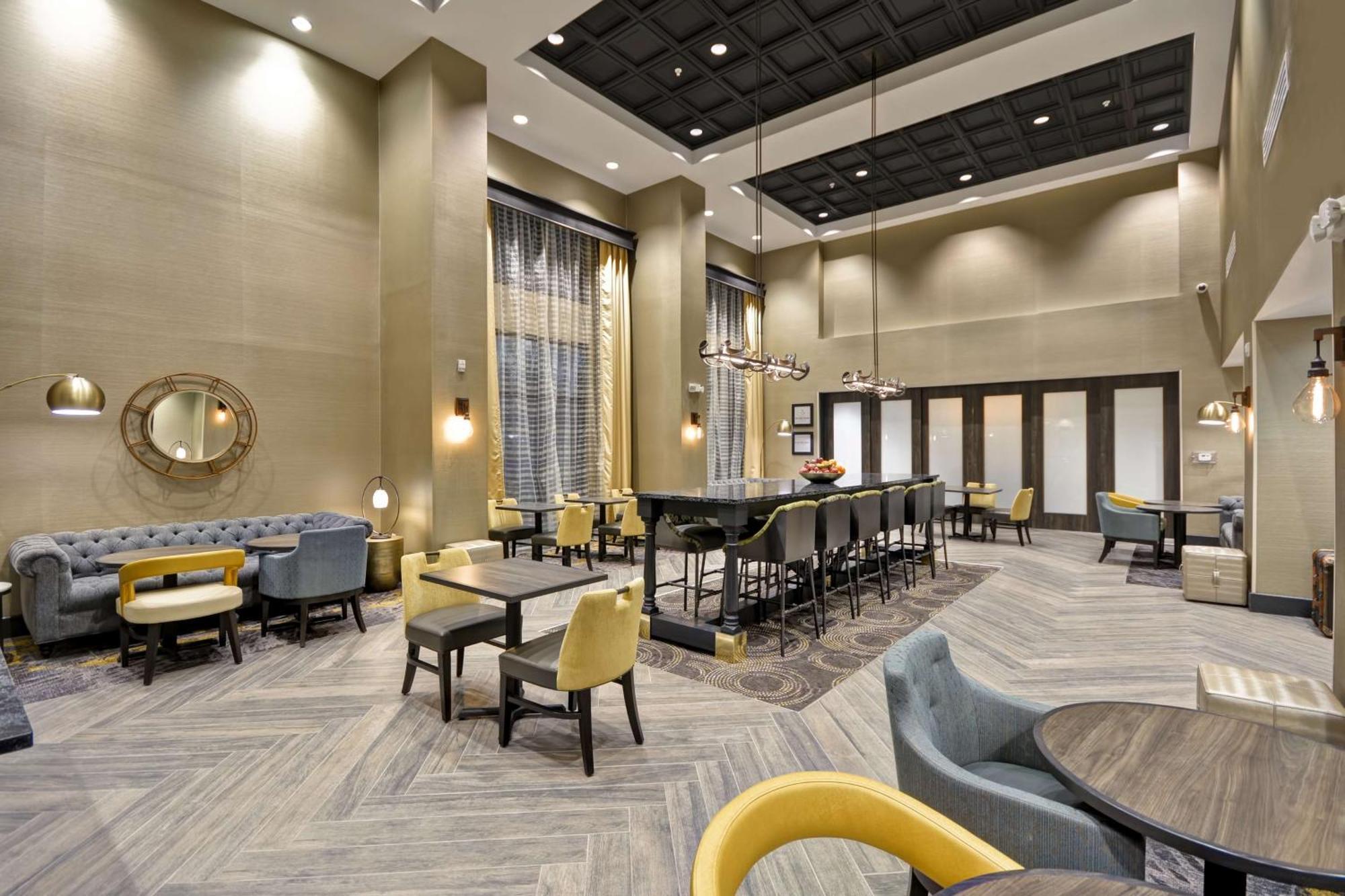 Hampton Inn & Suites Detroit/Уоррен Экстерьер фото